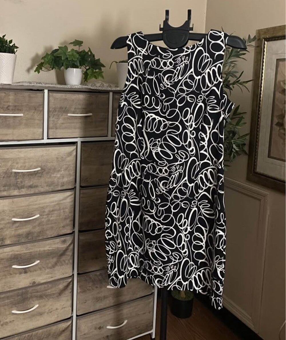 Studio Black & White Abstract Print Fit & Flare Dress – Size 14